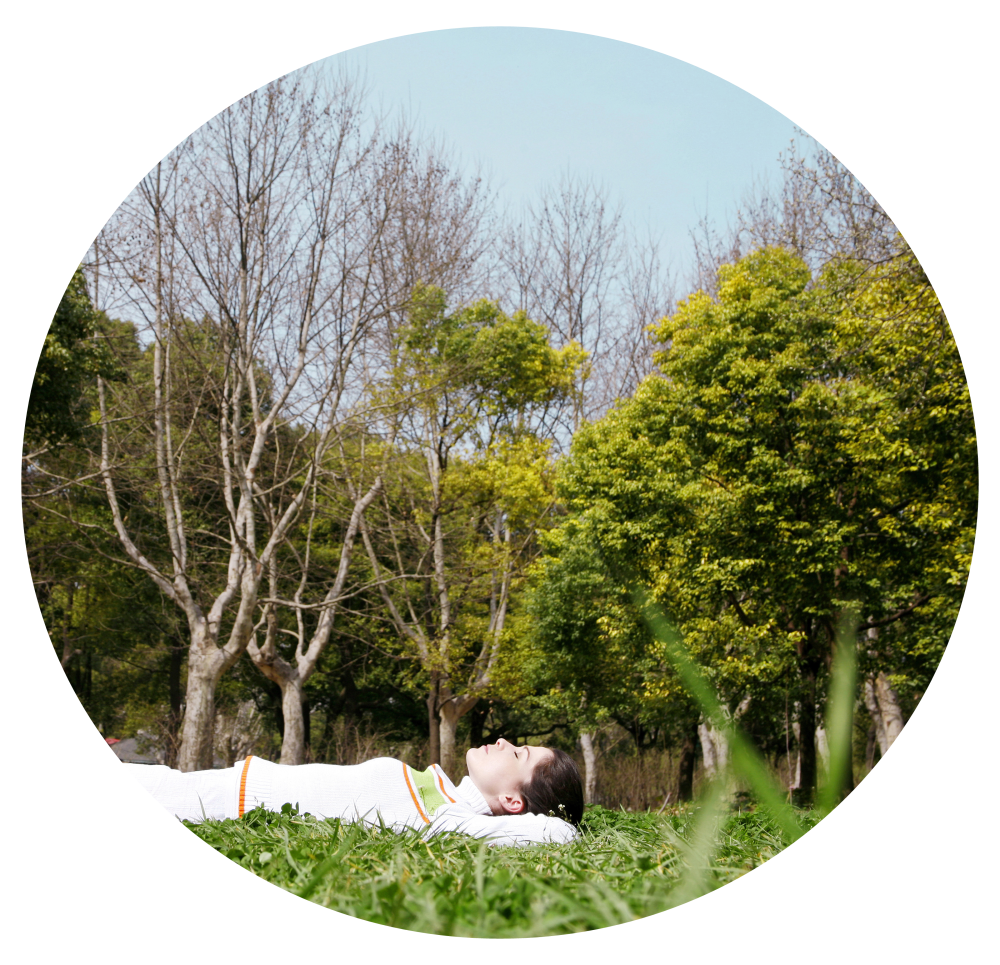 https://soling.fr/wp-content/uploads/2020/08/Femme-sieste-rond.png